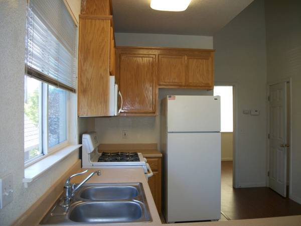 2BR/1BA Apartment · Santa Rosa photo 4