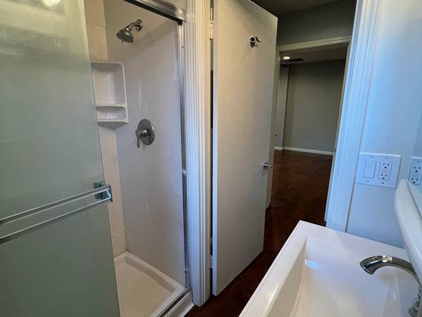 2BR/1BA Apartment · San Francisco photo 3