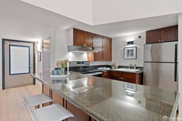 2BR/2BA Apartment · San Francisco photo 2