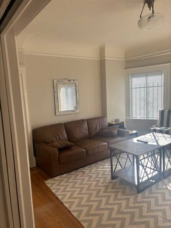 2BR/1BA Apartment · Oakland photo 2