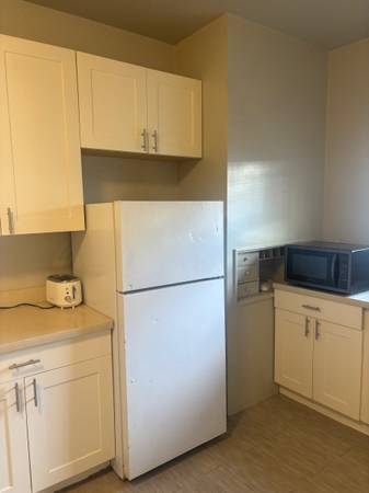 2BR/1BA Apartment · Oakland photo 5