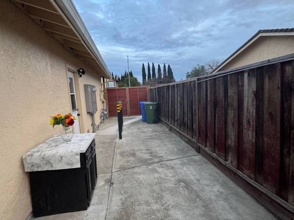 1BR/1BA Single Family House · Union City photo 2