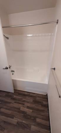 2BR/1BA Apartment · Oakland photo 2