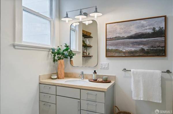 1BR/1BA Condo on Clay St · San Francisco photo 5
