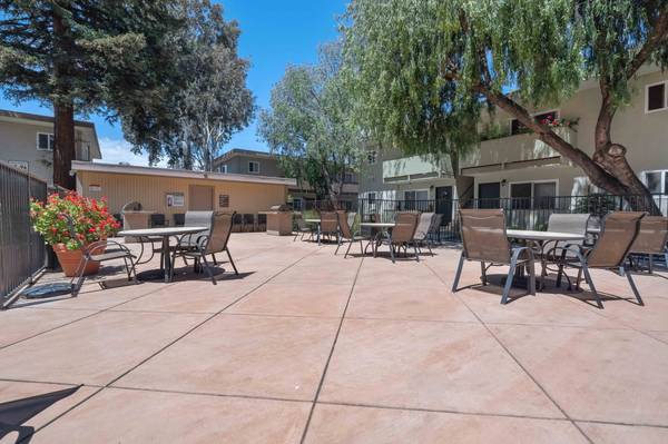 2BR/1BA Apartment on N Temple Dr · Milpitas