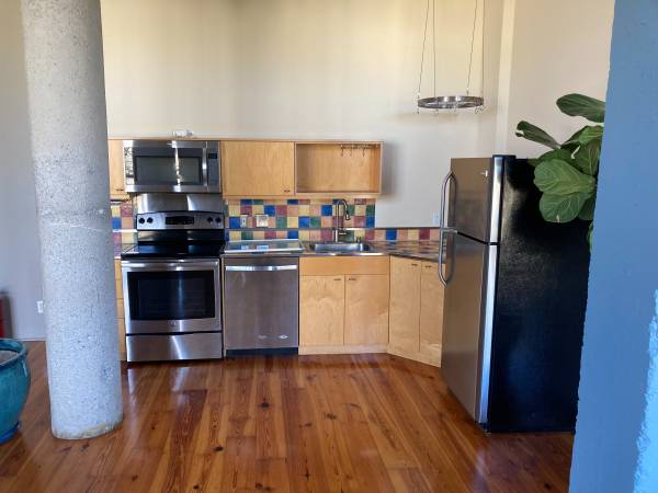 1BR/1BA Apartment · Emeryville photo 2