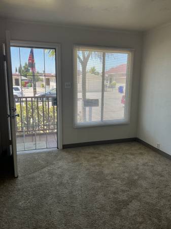 2BR/1BA Single Family House on 145th Ave · San Leandro photo 2