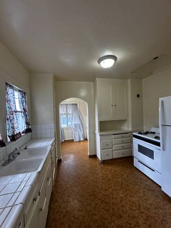 2BR/1BA Duplex · Oakland photo 4