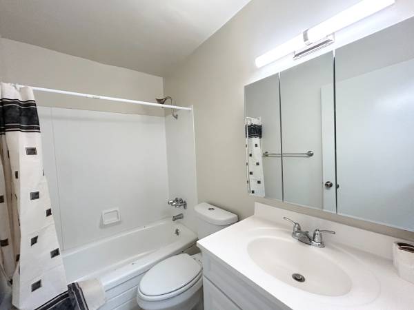 Apartments on Blake St 203 · Berkeley photo 5