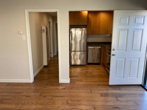 3BR/1BA Duplex on 62nd Street · Berkeley photo 4