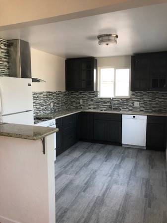 1BR/1BA Apartment · Oakland photo 3