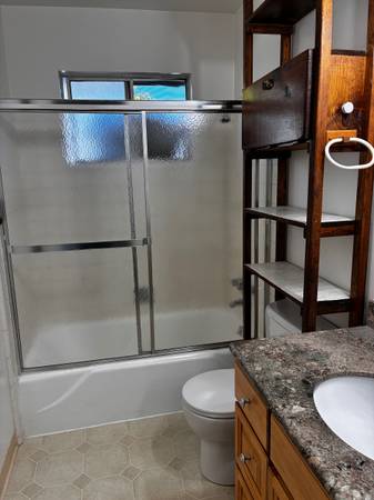 2BR/1BA Duplex · Campbell photo 5