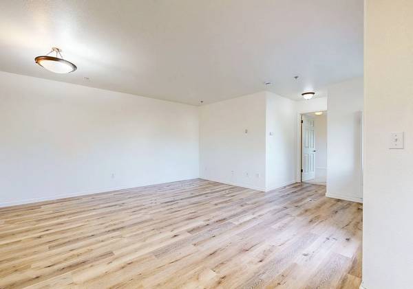 1BR/1BA Apartment on S East St · Healdsburg photo 3