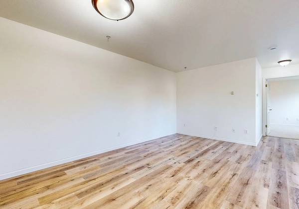 1BR/1BA Apartment on S East St · Healdsburg photo 5