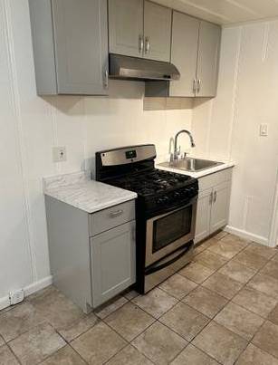 1BR/1BA Apartment · Oakland photo 3