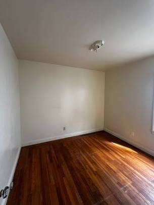 2BR/1BA Apartment · Oakland photo 2