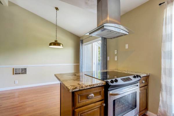 1BR/1BA Apartment · Palo Alto photo 3