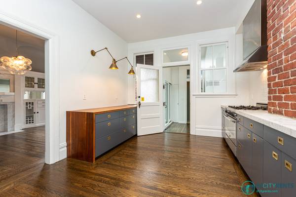 3BR/2BA Flat on Mcallister St. · San Francisco photo 3