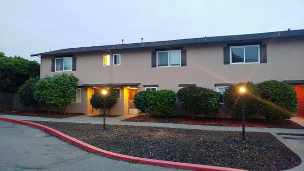 2BR/2BA Apartment · Hayward photo 2