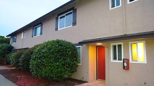 2BR/2BA Apartment · Hayward photo 4