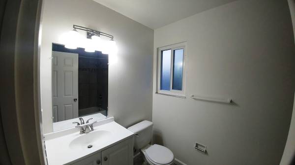 2BR/2BA Apartment · Hayward photo 5