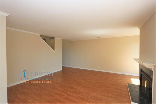 Crestmont Spacious Two Bedroom Townhome photo 5