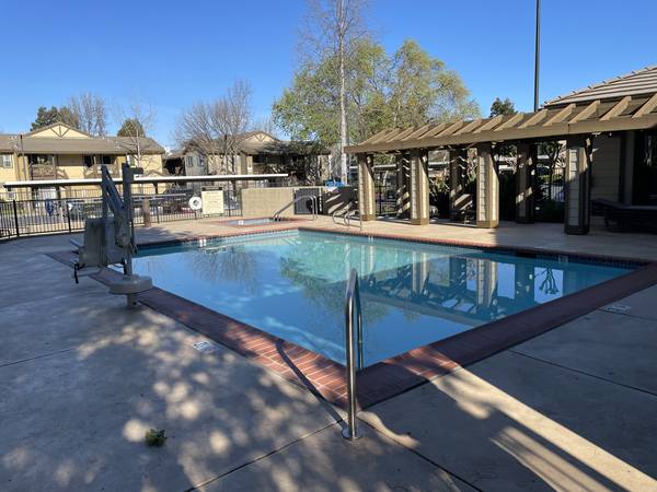 1BR/1BA Apartment on Melody Drive · Concord photo 4