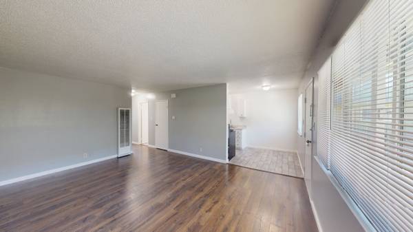 5550 Central photo 2