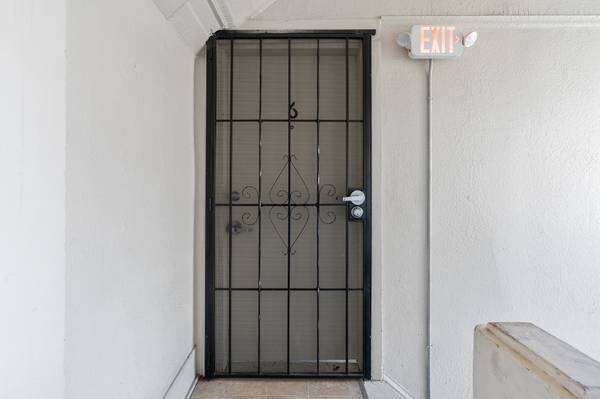 0BR/1BA Apartment on 33rd Street · Oakland photo 4