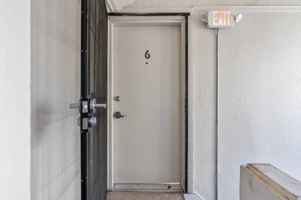 0BR/1BA Apartment on 33rd Street · Oakland photo 5