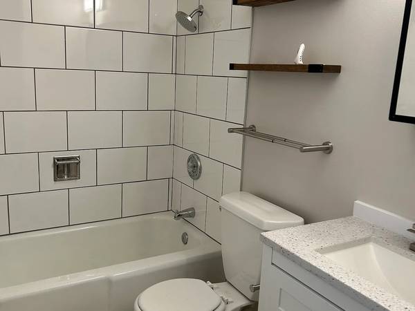 2BR/2BA Condo on Surrey Ln · San Rafael photo 3