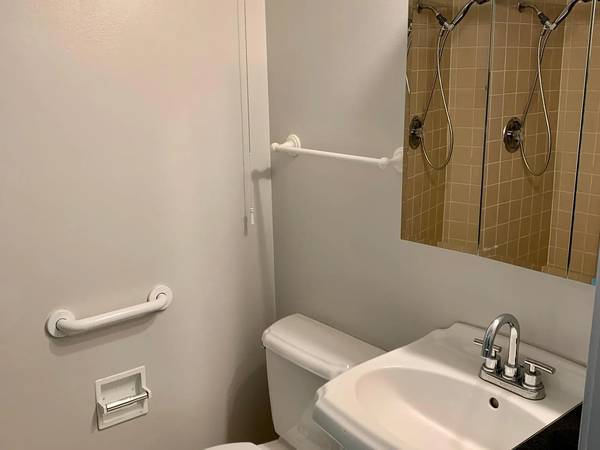 2BR/2BA Condo on Surrey Ln · San Rafael photo 5