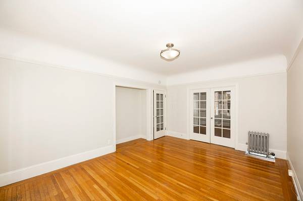 3150 Franklin Apartments photo 2