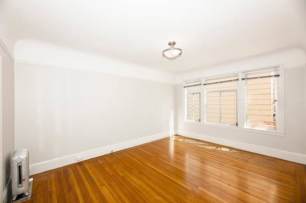 3150 Franklin Apartments photo 3