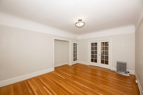 3150 Franklin Apartments photo 4