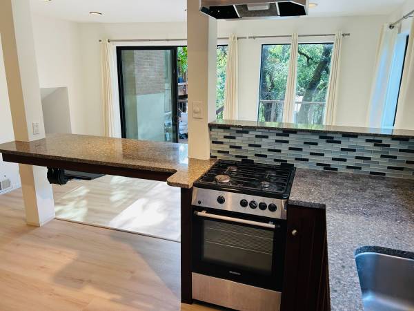 1BR/1BA Apartment · Fairfax photo 5