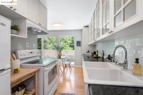 73 Brookwood Rd Orinda, CA 94563 photo 4
