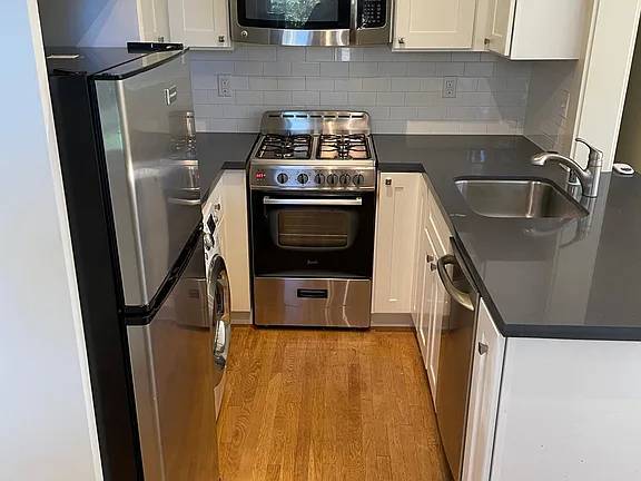 1BR/1BA Apartment · Berkeley photo 3