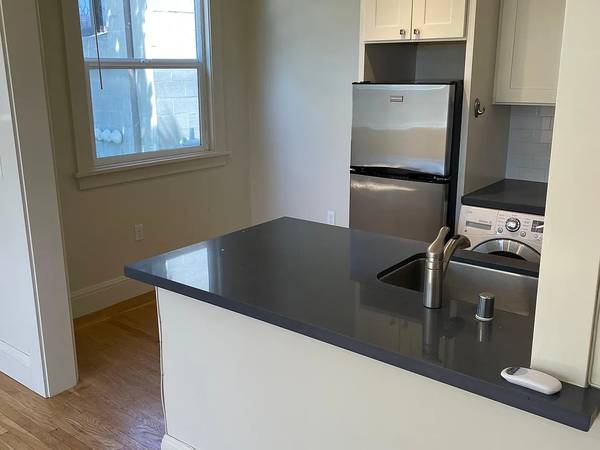 1BR/1BA Apartment · Berkeley photo 5