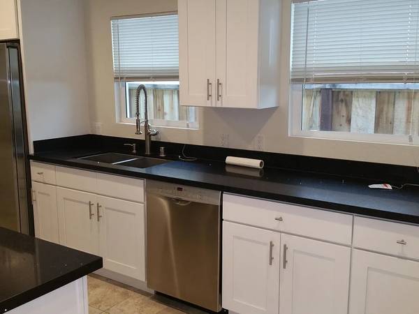 1BR/1BA Apartment · Mountain View photo 4