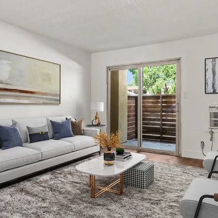 Casa Blanca Apartments photo 3