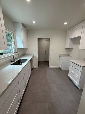 2BR/1BA Single Family House on Orchard St · Santa Rosa photo 5