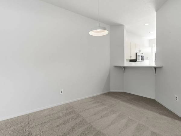1BR/1BA Condo on Shorebird Cir · Redwood City photo 5