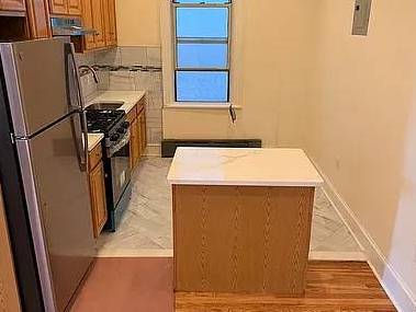 3BR/1BA Single Family House on Jefferson St · Fremont photo 5
