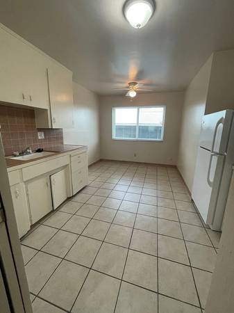 1BR/1BA Apartment on Valley View Rd · Hollister photo 3