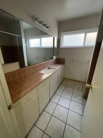 1BR/1BA Apartment on Valley View Rd · Hollister photo 5