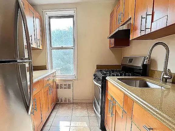 1BR/1BA Apartment · Oakland photo 5