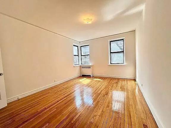 1BR/1BA Apartment · Oakland photo 2