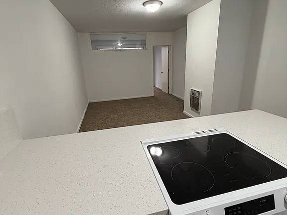 2BR/1BA Apartment · Watsonville photo 5