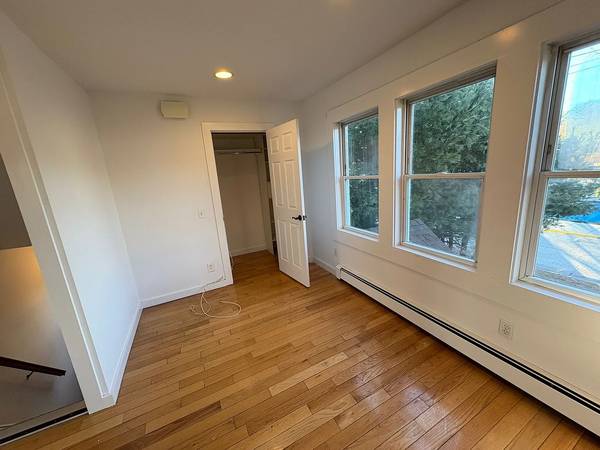 2BR/1BA Apartment · Berkeley photo 2